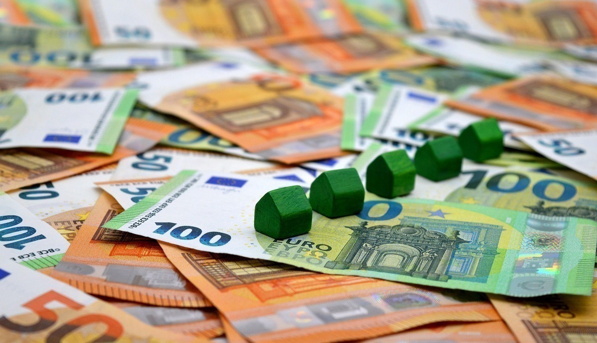 Finanzierung & Förderung in Bielefeld: KfW-Förderung, Wohnbauförderung im Bundesland, Zinsentwicklung und Bankenvergleich. Alles Wichtige zur Immobilienfinanzierung im Überblick.